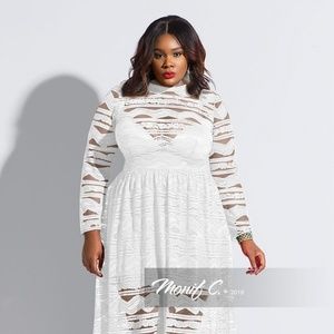 Monif C Plus size Lace Maxi dress